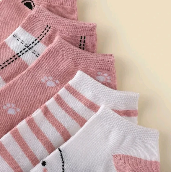 NEW! 5 Pairs Cat Theme Ankle Socks - Picture 3 of 3